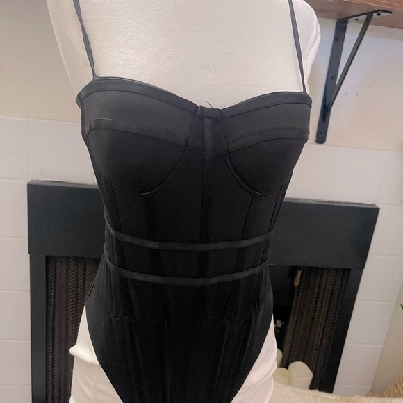 Haute monde Elegant Black Corset Bodysuit Sz m - Picture 1 of 4